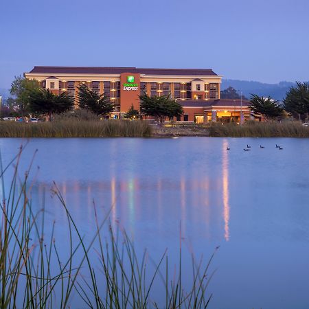 Holiday Inn Express At Monterey Bay By Ihg Seaside Kültér fotó